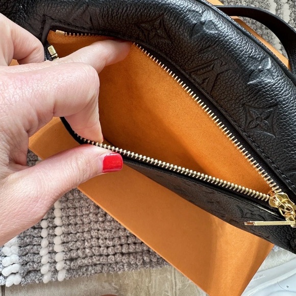 Louis Vuitton Bumbag 2022 Empreinte Noir LIKE NEW - Picture 7 of 10